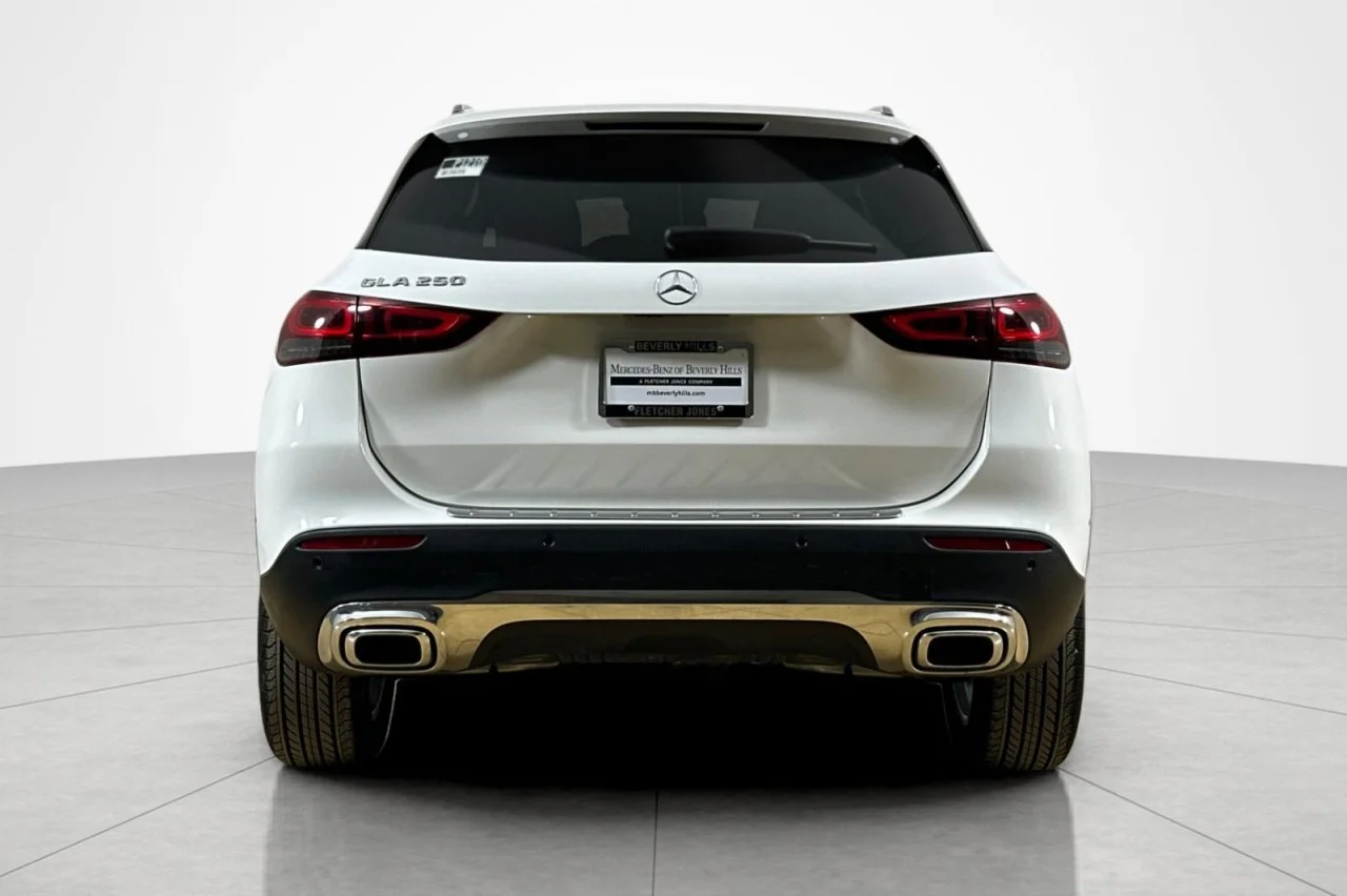 Used 2023 Polar White Mercedes-Benz GLA 250 image 4