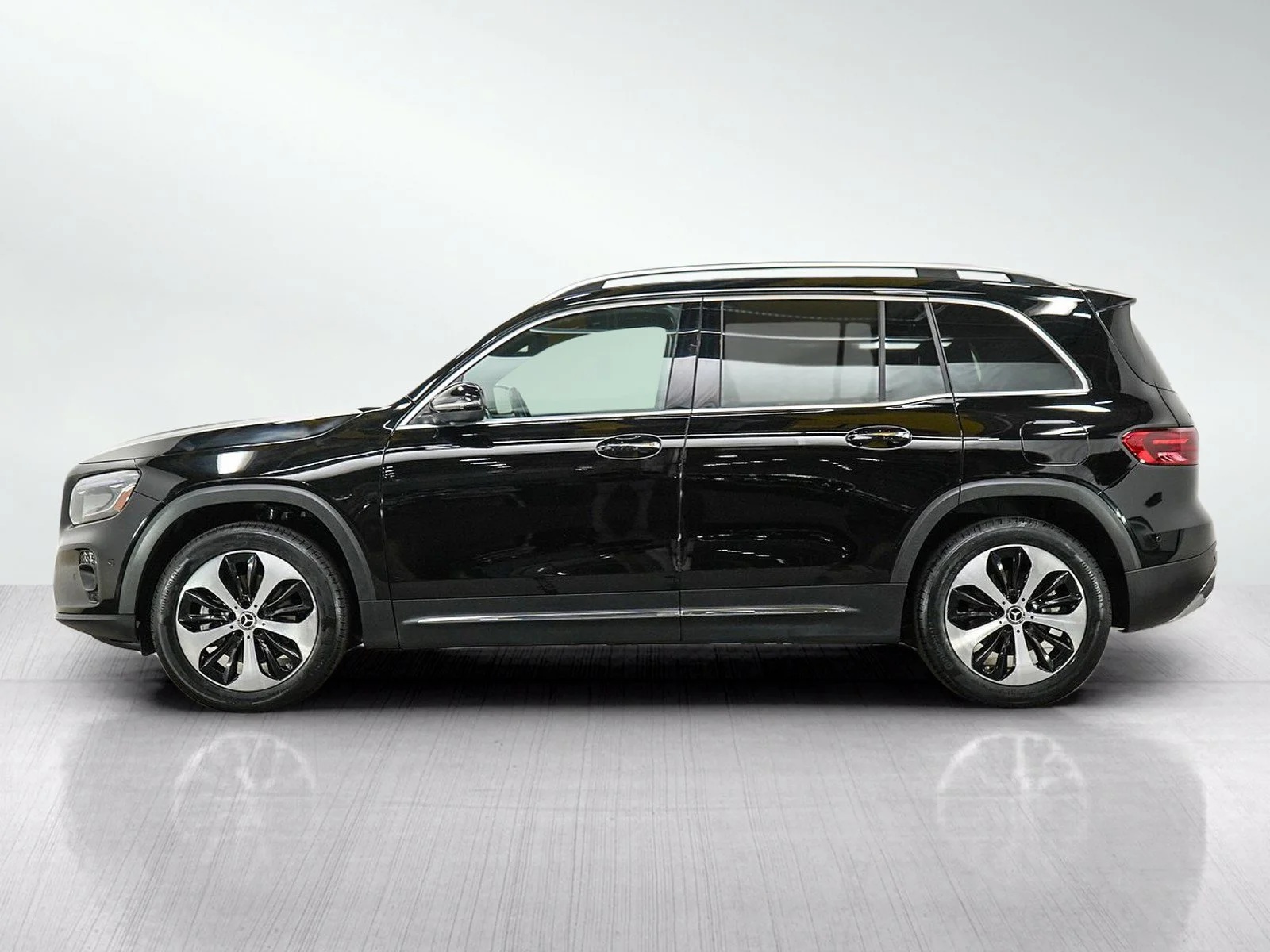 Used 2025 Mercedes-Benz GLB Base with VIN W1N4M4HB4SW391116 for sale in Wayzata, Minnesota