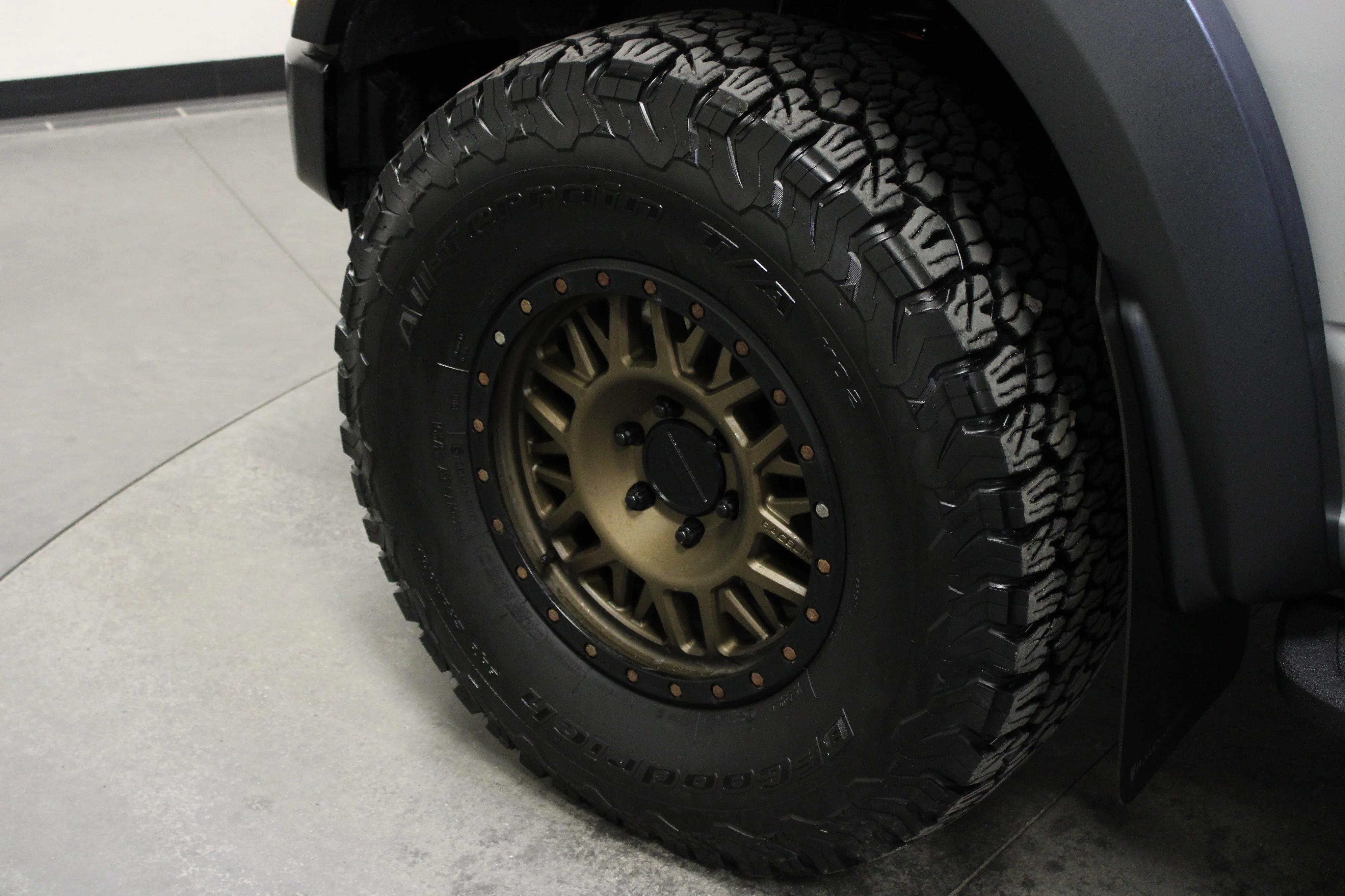 Used 2022 Silver Metallic Ford Raptor image 10