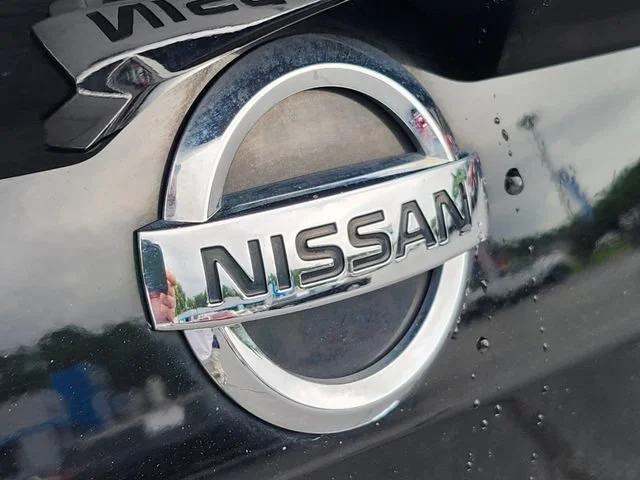 Used 2022 Black Nissan 2.5 SR image 14