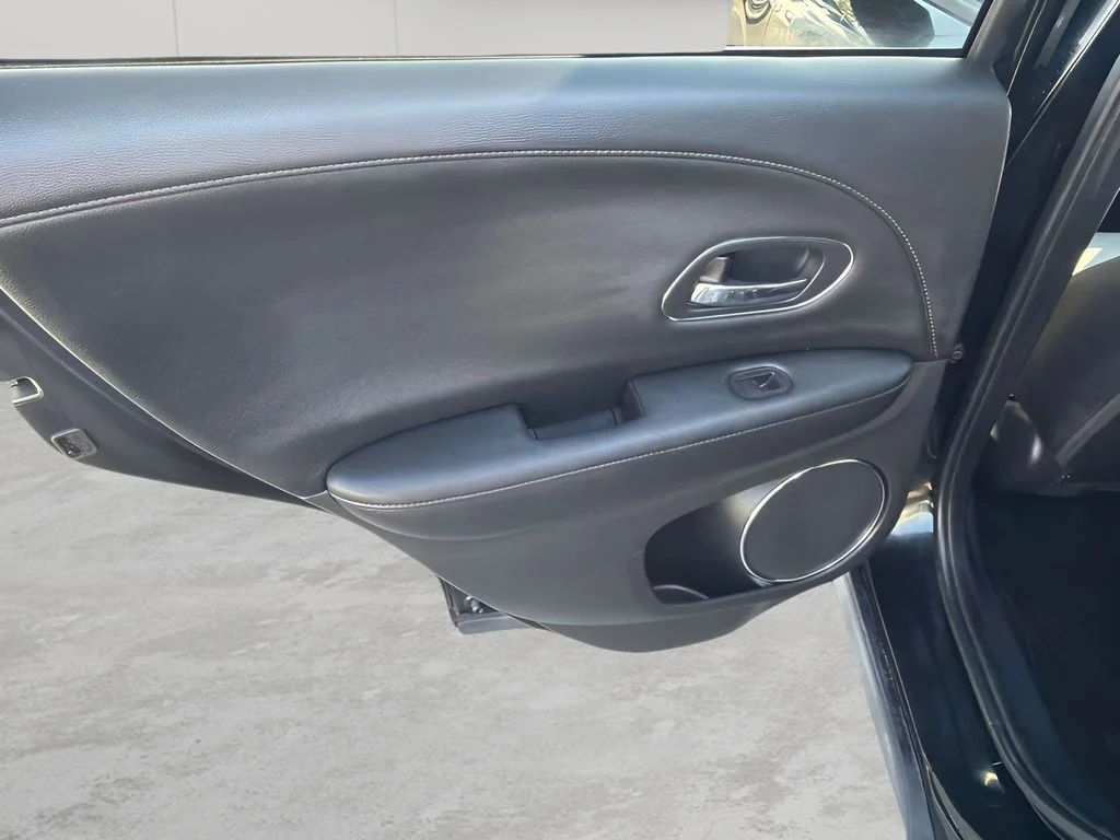 Used 2019  Honda EX-L image 9