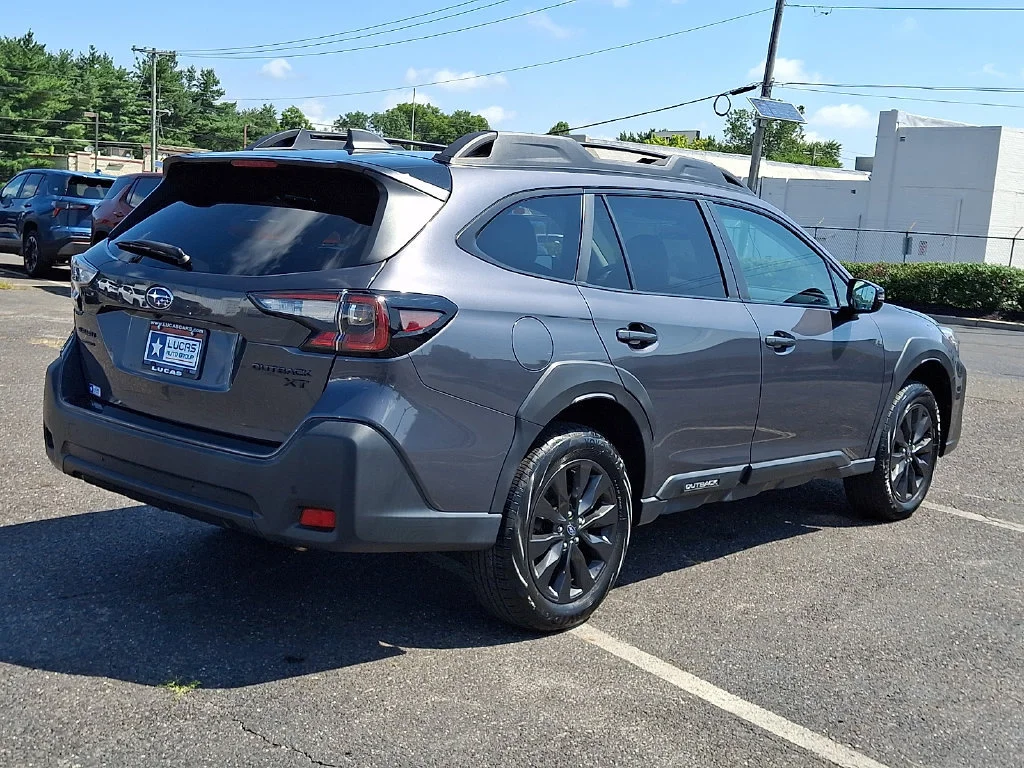 Used 2023  Subaru Onyx Edition XT image 12