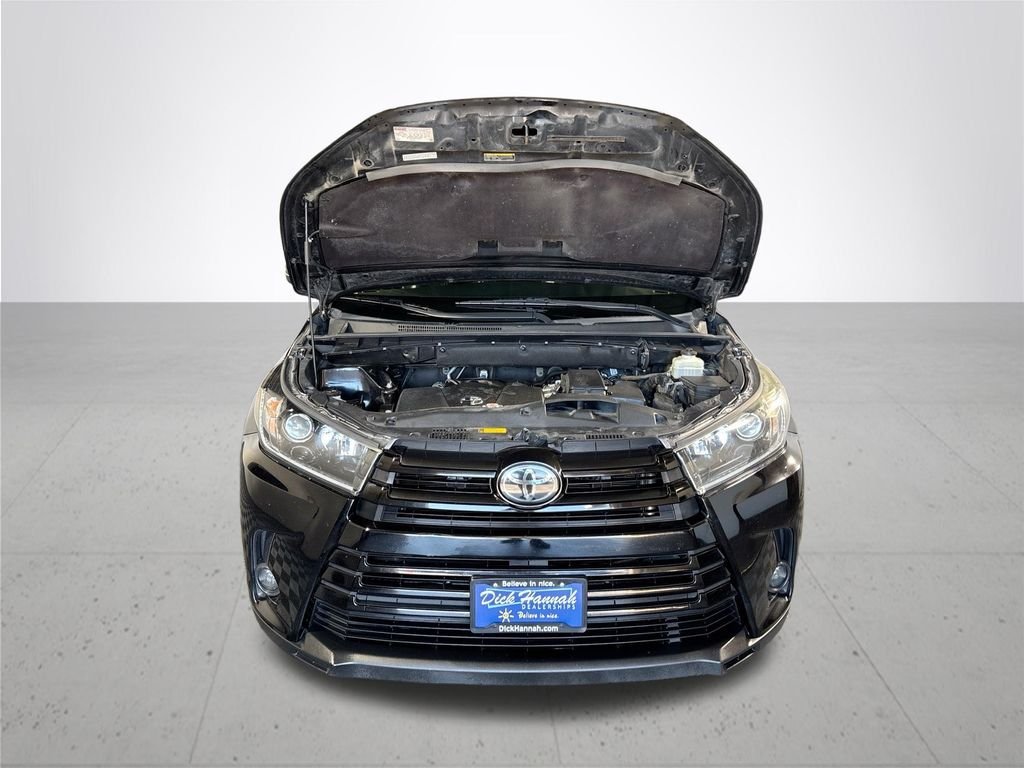 Used 2019 Midnight Black Metallic Toyota SE image 21