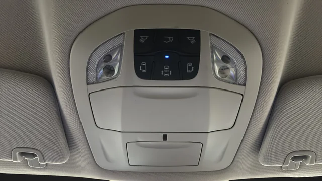Used 2023 Brilliant Black Crystal Pearlcoat Chrysler Touring L image 34