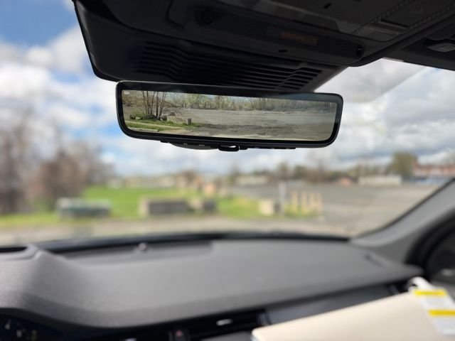 New 2026 Carpathian Grey LAND ROVER Landmark Edition image 18
