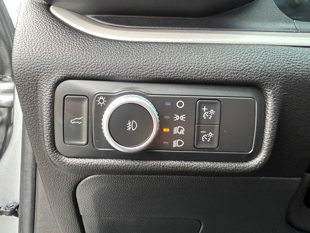 Used 2022 Silver Metallic Ford XLT image 17