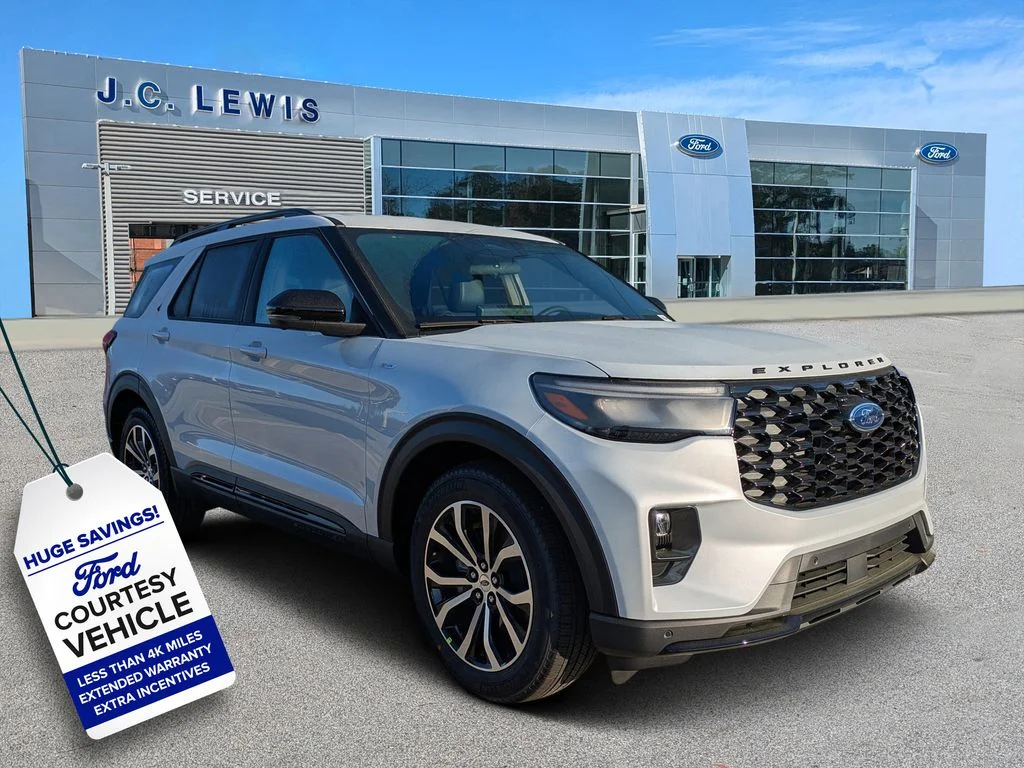 2026 Ford Explorer ST-LINE RWD's photo