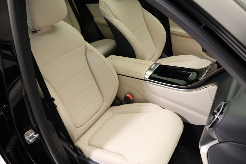 New 2027 Black Mercedes-Benz GLC 300 image 47