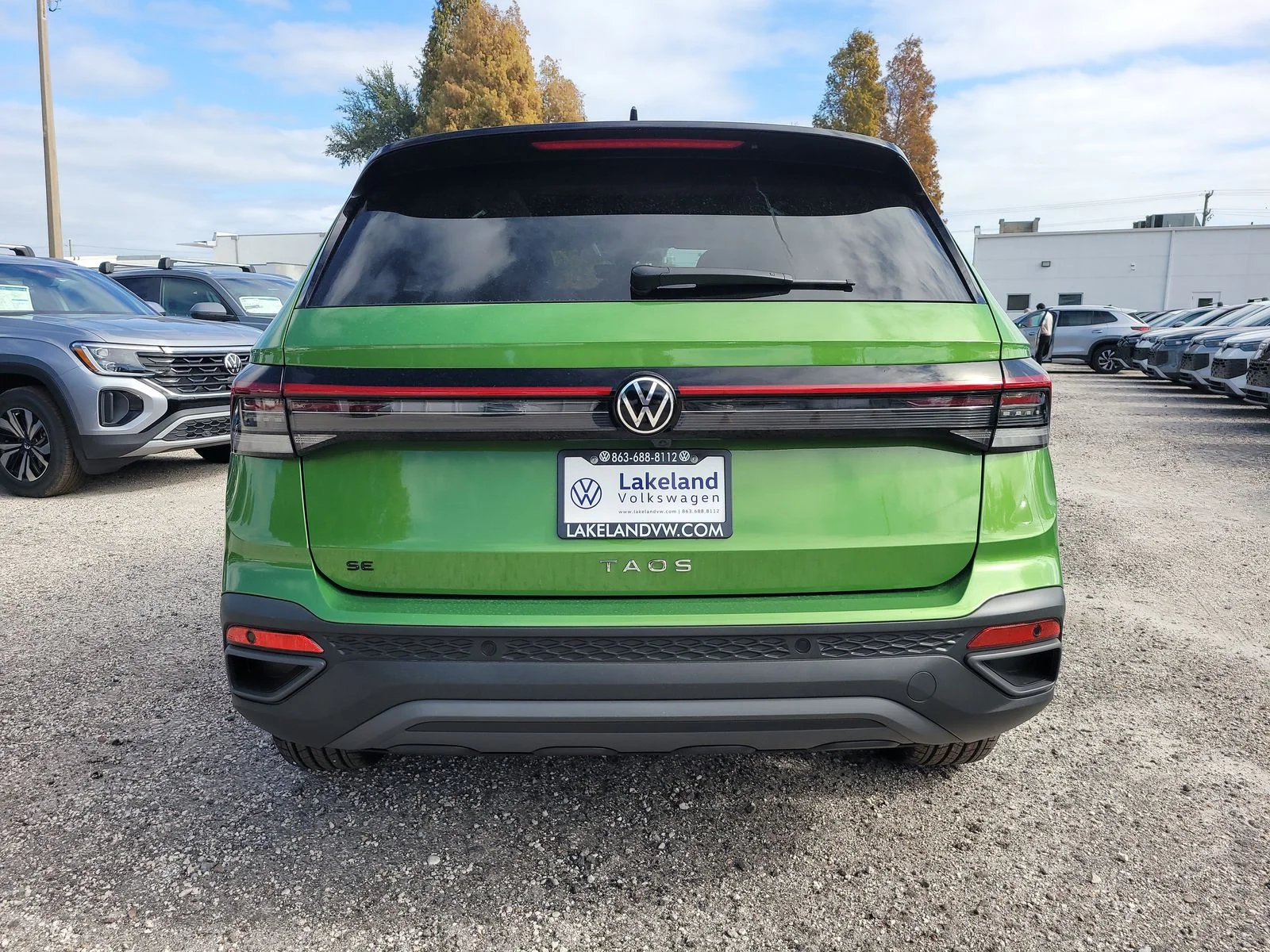 New 2026 Bright Moss Green W/Deep Black Roof Volkswagen 1.5T SE Black image 7
