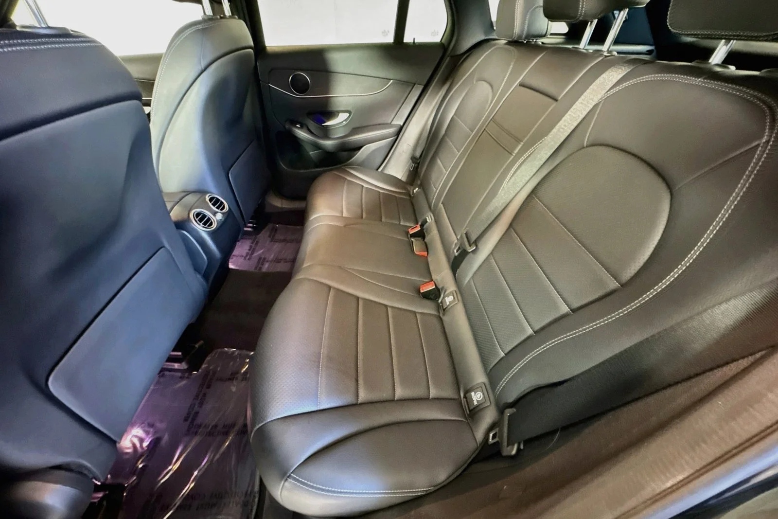 Used 2022 Graphite Grey Metallic Mercedes-Benz GLC 300 image 22
