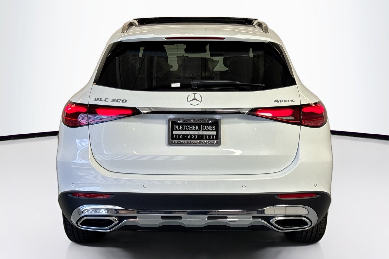 New 2026 MANUFAKTUR Moonlight White Metallic Mercedes-Benz GLC 300 image 6