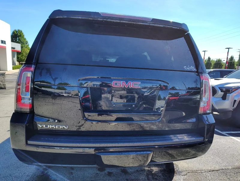 Used 2018 Black GMC SLE image 6