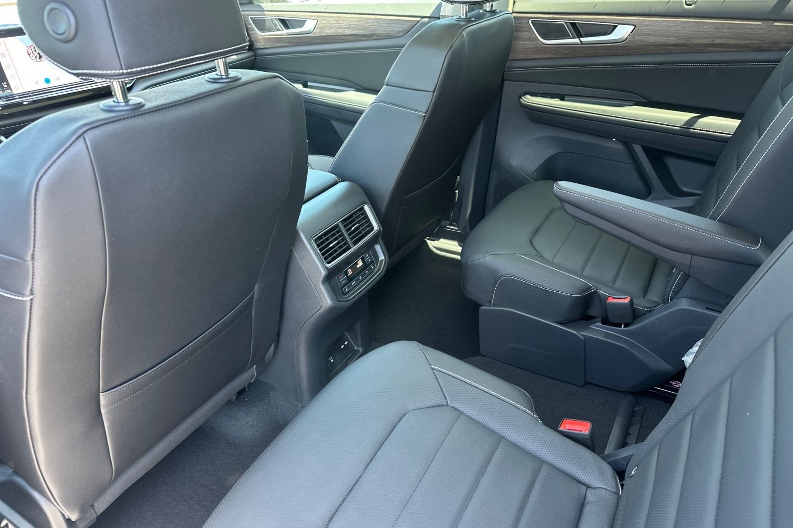 New 2026 Pure Gray Volkswagen 2.0T SEL image 12