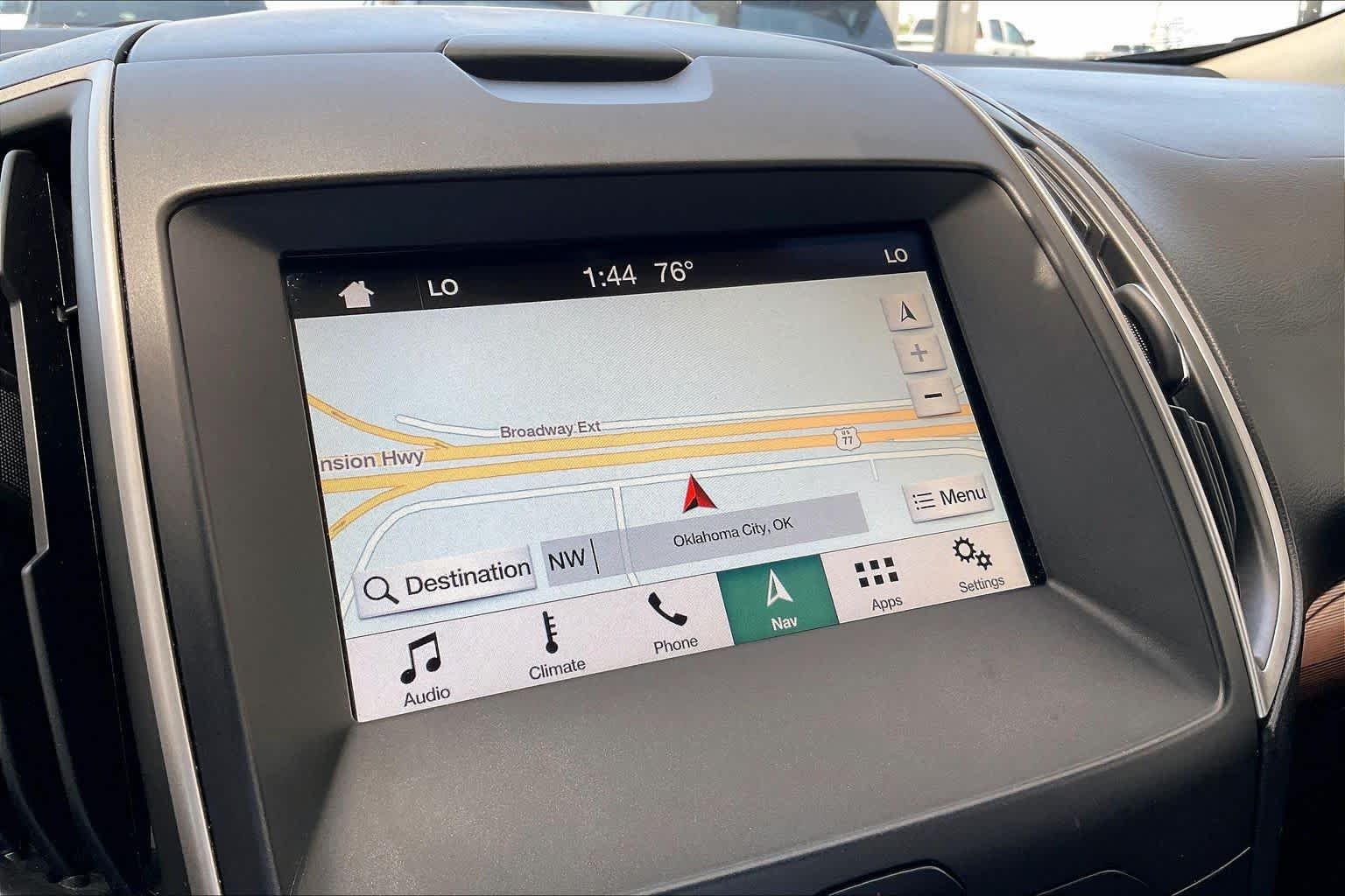 Used 2018 Shadow Black Ford SEL image 30
