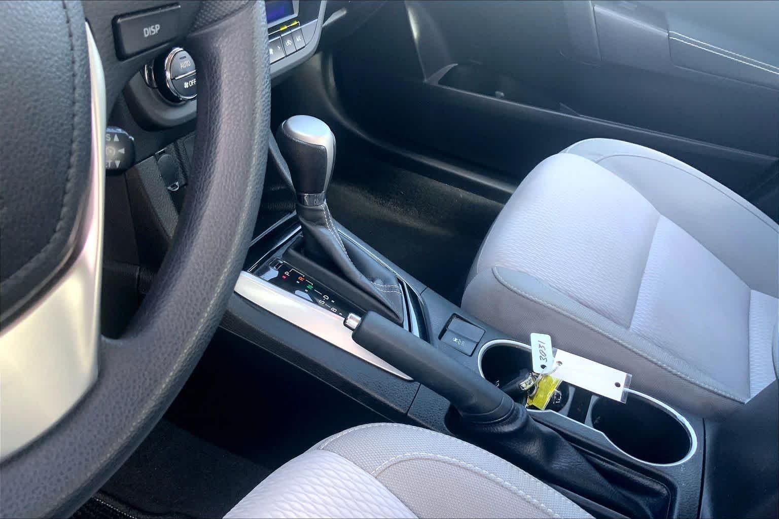 Used 2014 Classic Silver Metallic Toyota LE image 16