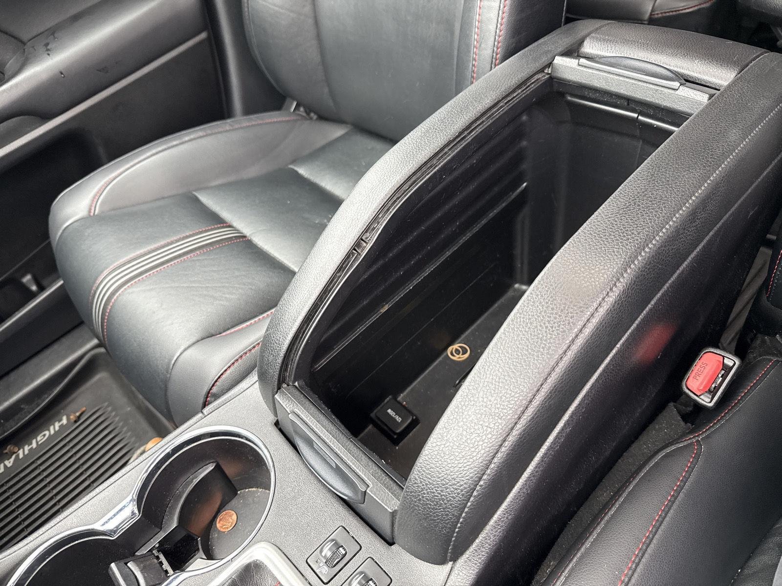 Used 2019 Midnight Black Metallic Toyota SE image 17
