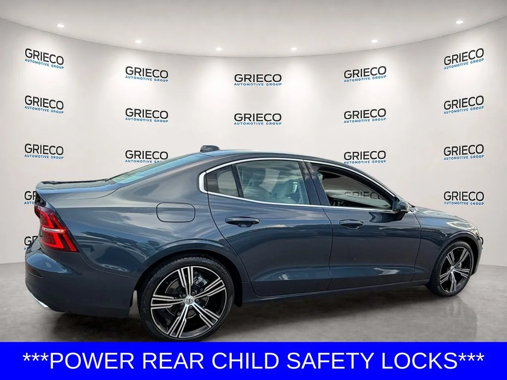 Used 2021 Blue Volvo T5 Inscription image 7