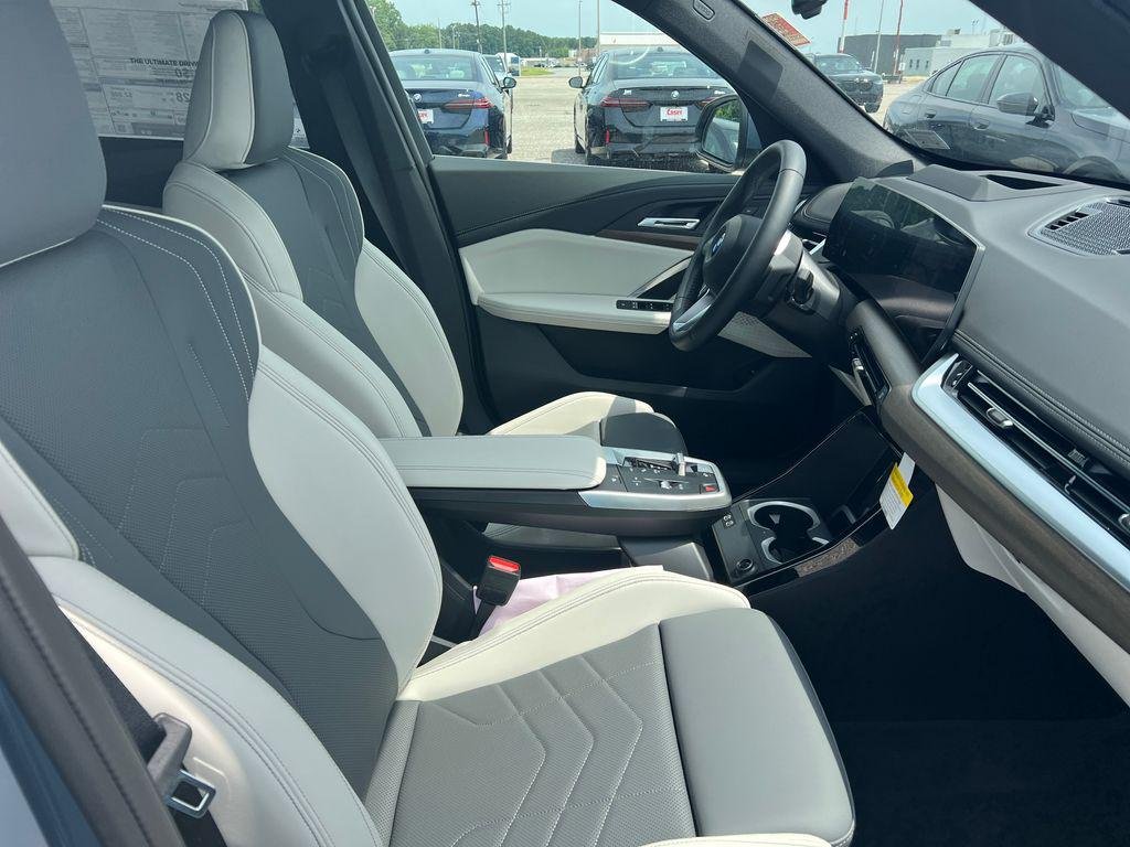 New 2026 Storm Bay Metallic BMW xDrive28i image 27