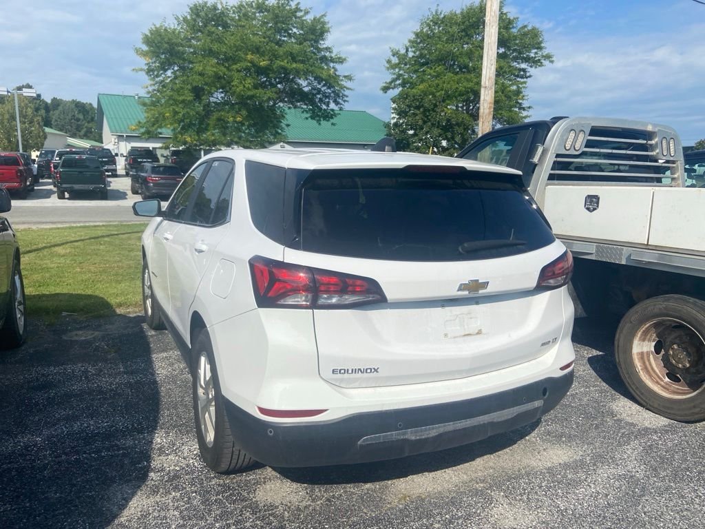 Used 2024 Summit White Chevrolet LT image 4