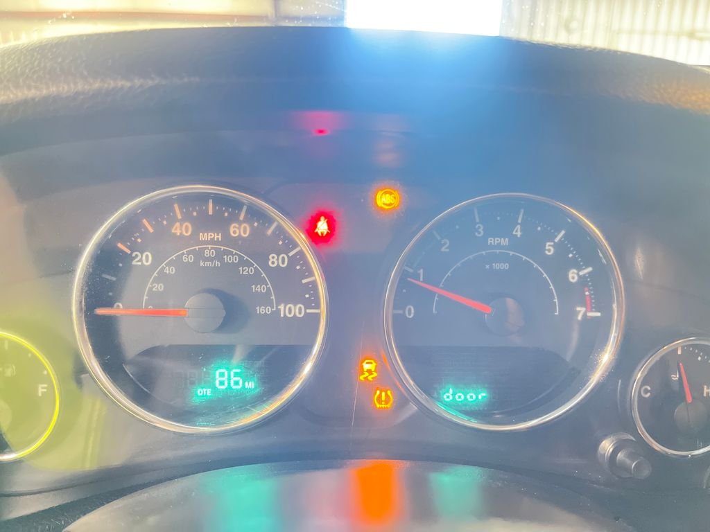 Used 2017 Green Jeep Unlimited Sahara image 21