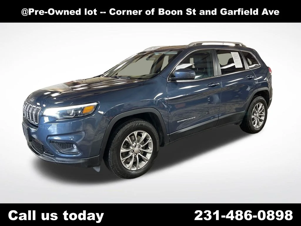 Used 2019 Blue Jeep Latitude Plus image 1