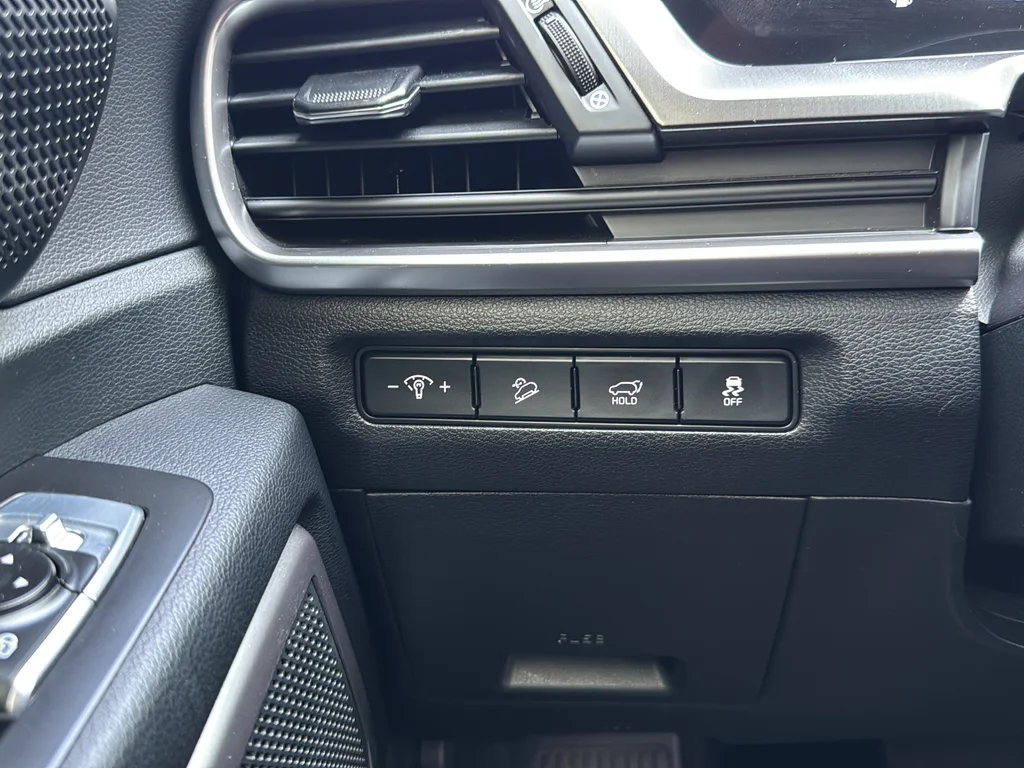 Certified Used 2025 Green Kia S image 27