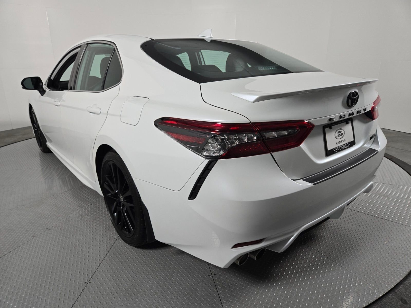 Used 2022 Pearl Toyota XSE image 16