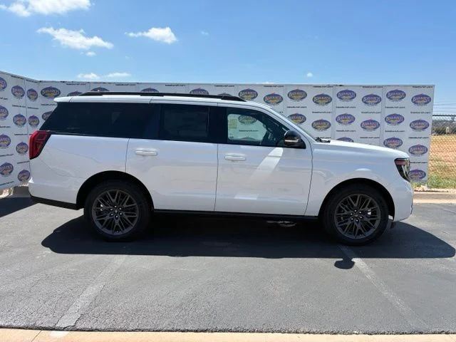 New 2027 Star White Metallic Tri-Coat Ford Platinum image 1