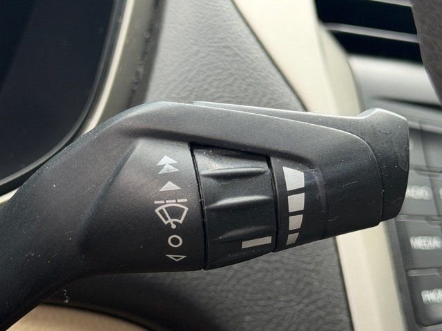Used 2013 White Ford SE image 27