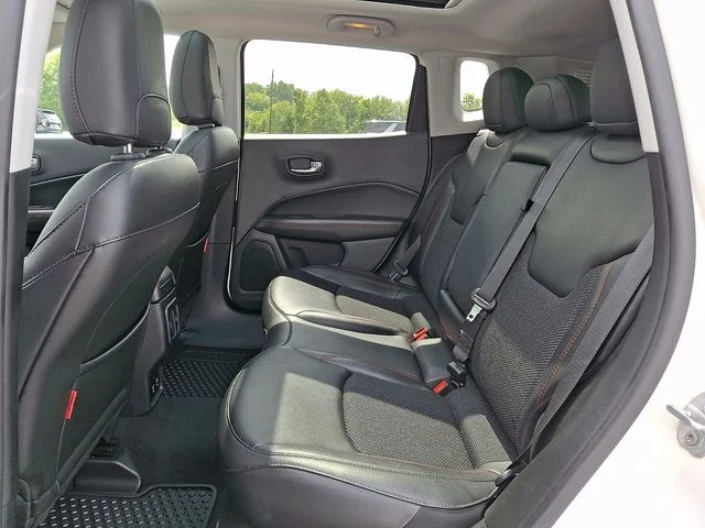 Used 2020 White Jeep Trailhawk image 10