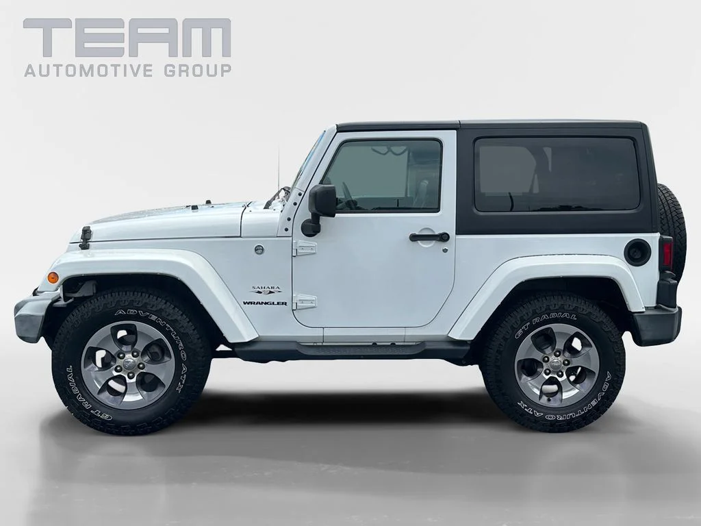 Used 2016 White Jeep Sahara image 4