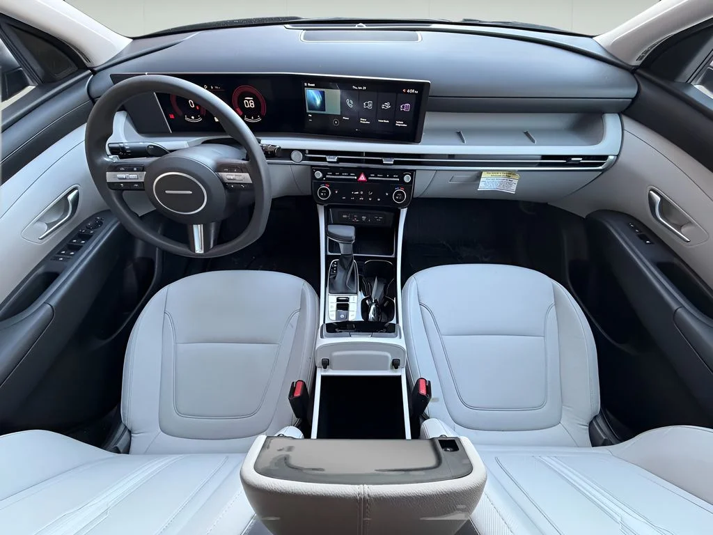 Used 2025 Rockwood Green Hyundai SEL image 33