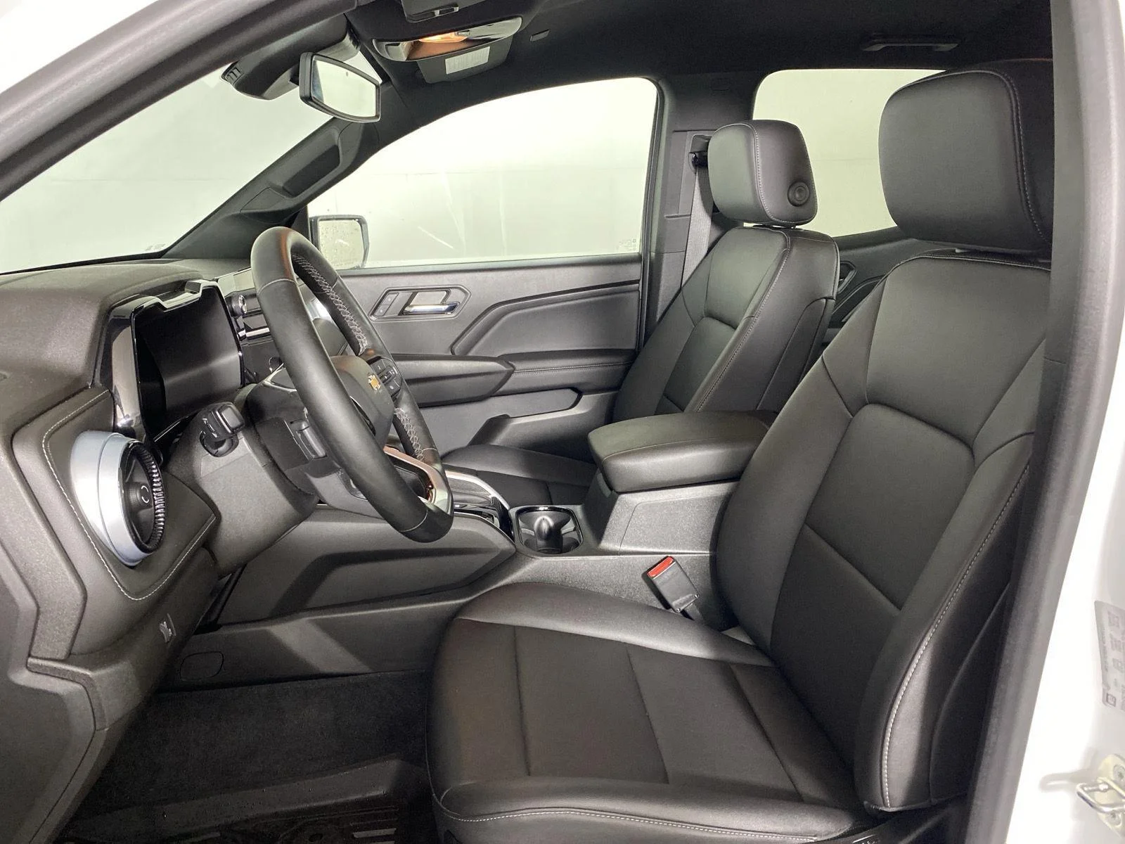 Used 2023 SUMMIT WHITE Chevrolet 4WD LT image 10