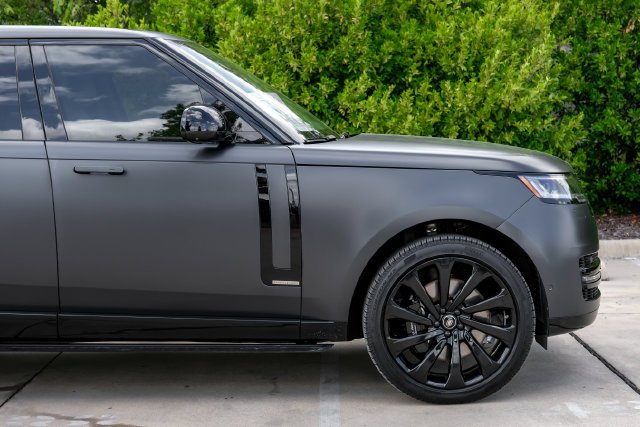 Used 2025 Gray Land Rover Autobiography image 10