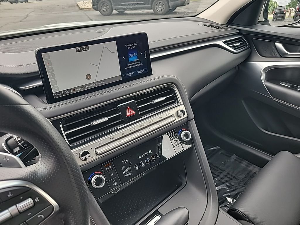 2025 GENESIS G70 Standard - Photo 12