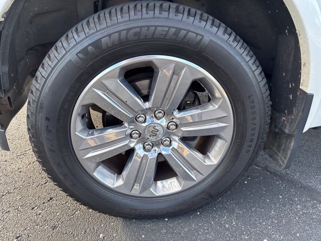 Used 2018  Ford XL image 3