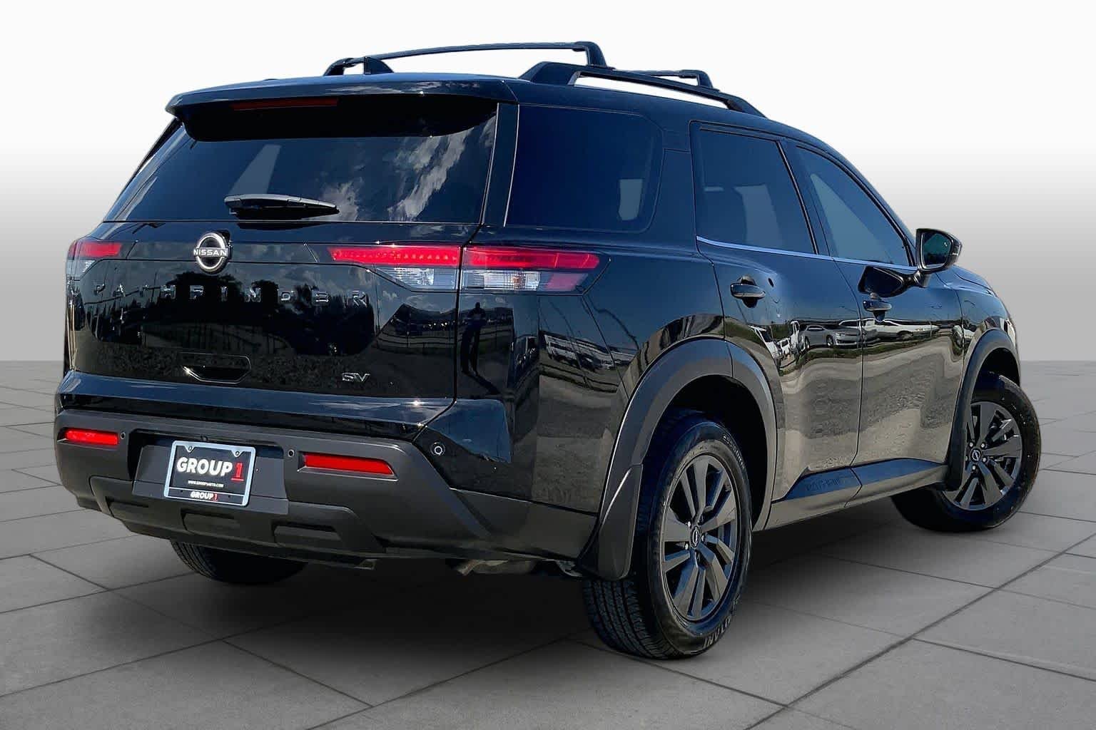 Used 2022 Super Black Nissan SV image 13