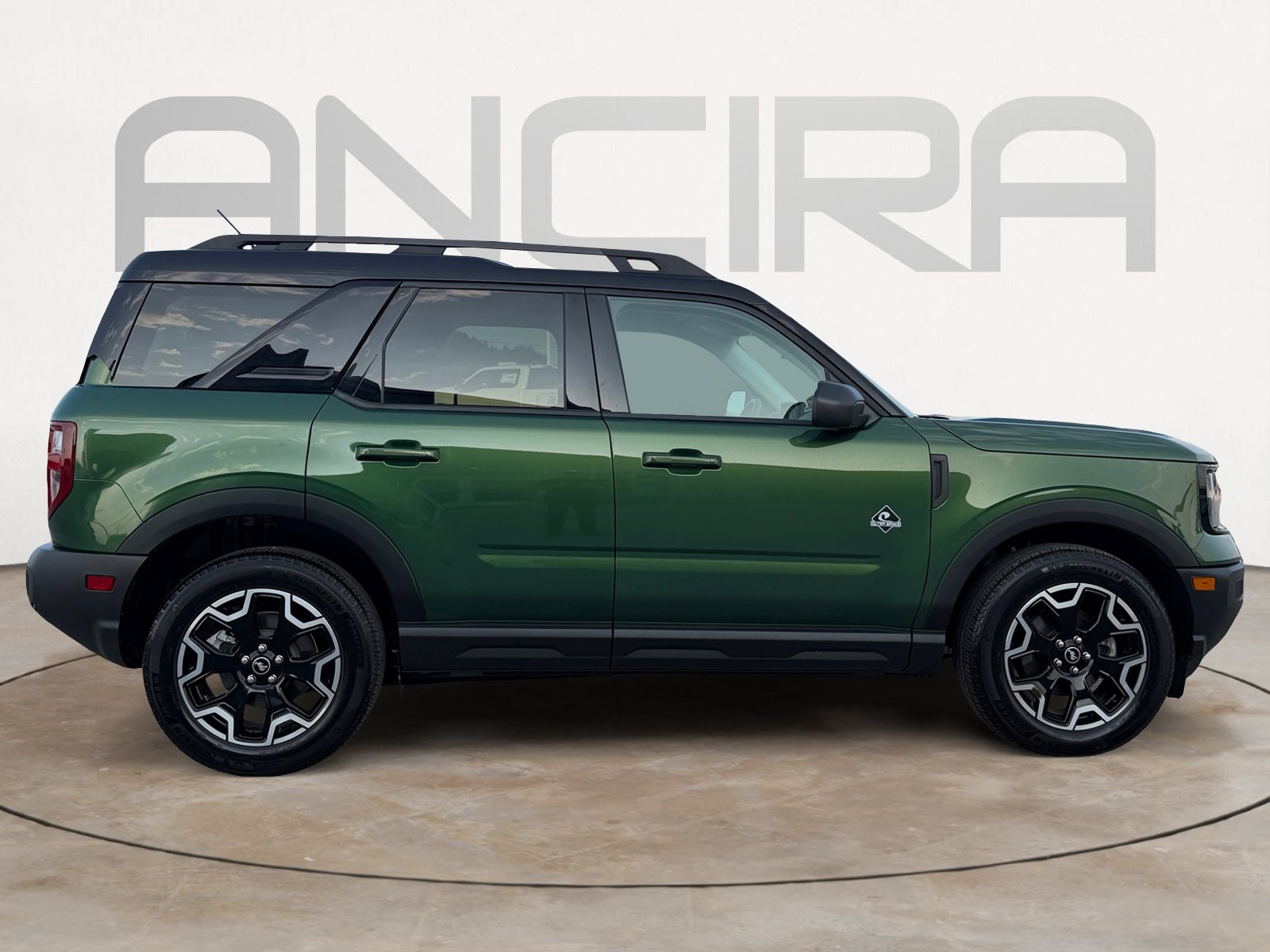 Used 2025 Green Metallic Ford Outer Banks image 9