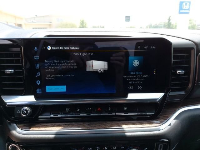 Used 2025 White Chevrolet LT image 18