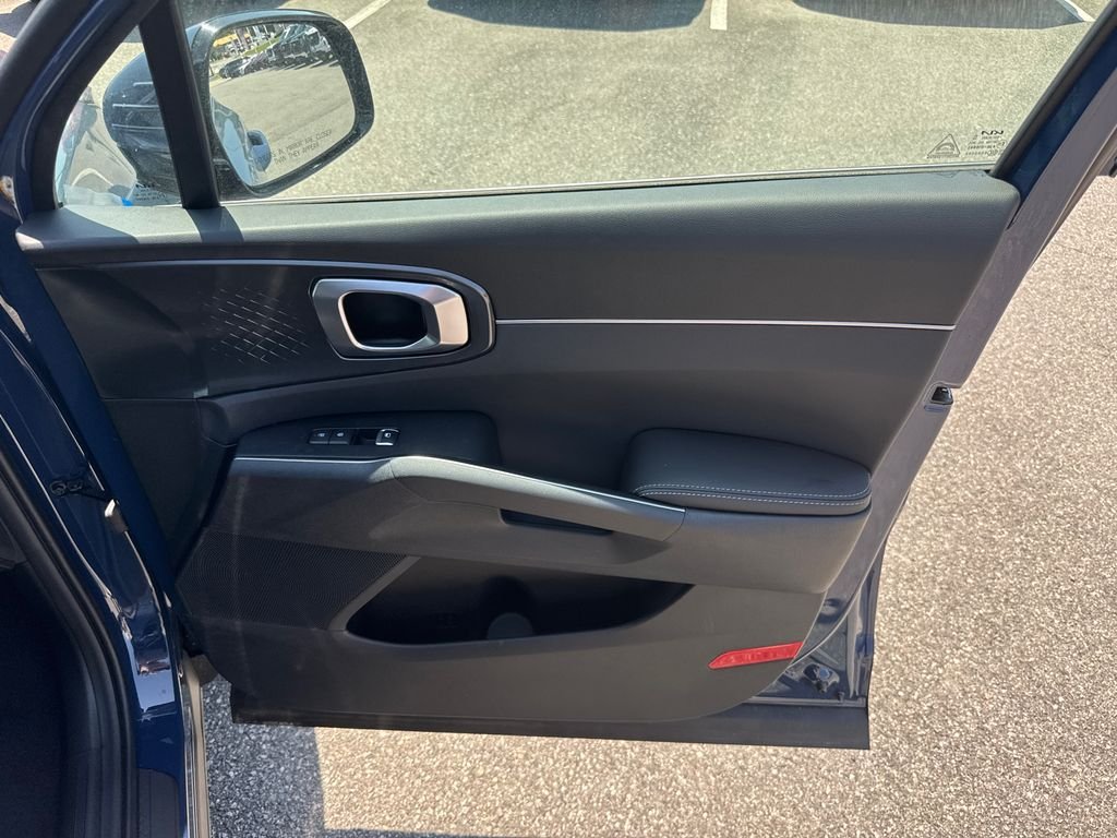 Used 2025 Black Kia S image 14