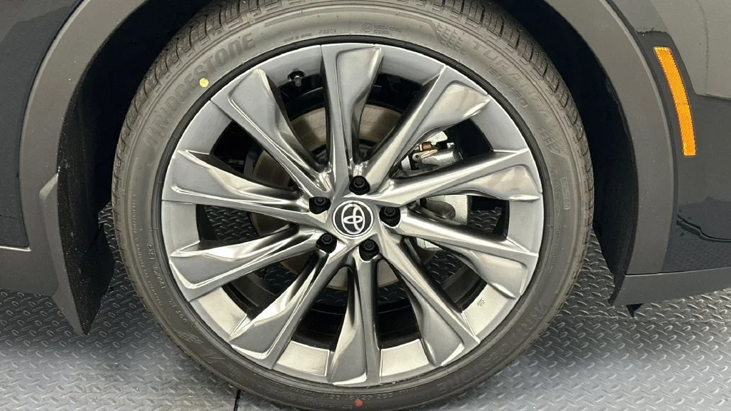 2026 Toyota Crown Limited - Photo 18