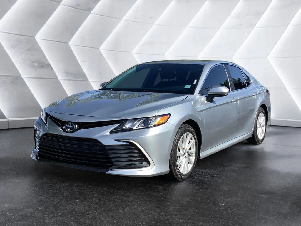 Used 2023 Silver Toyota LE image 3