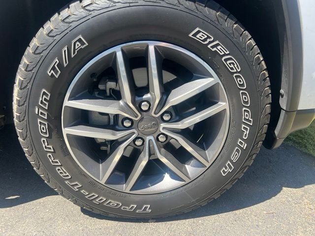 Used 2019 White Jeep Limited image 7