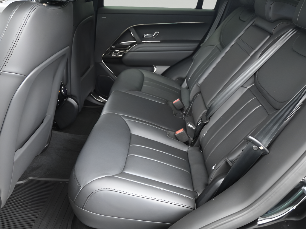 New 2026  Land Rover Dynamic SE image 6