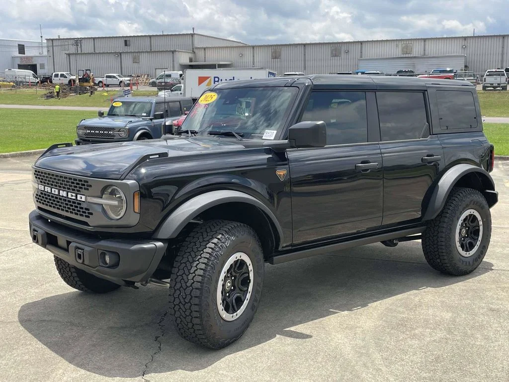 New 2025 Black Ford Badlands image 7