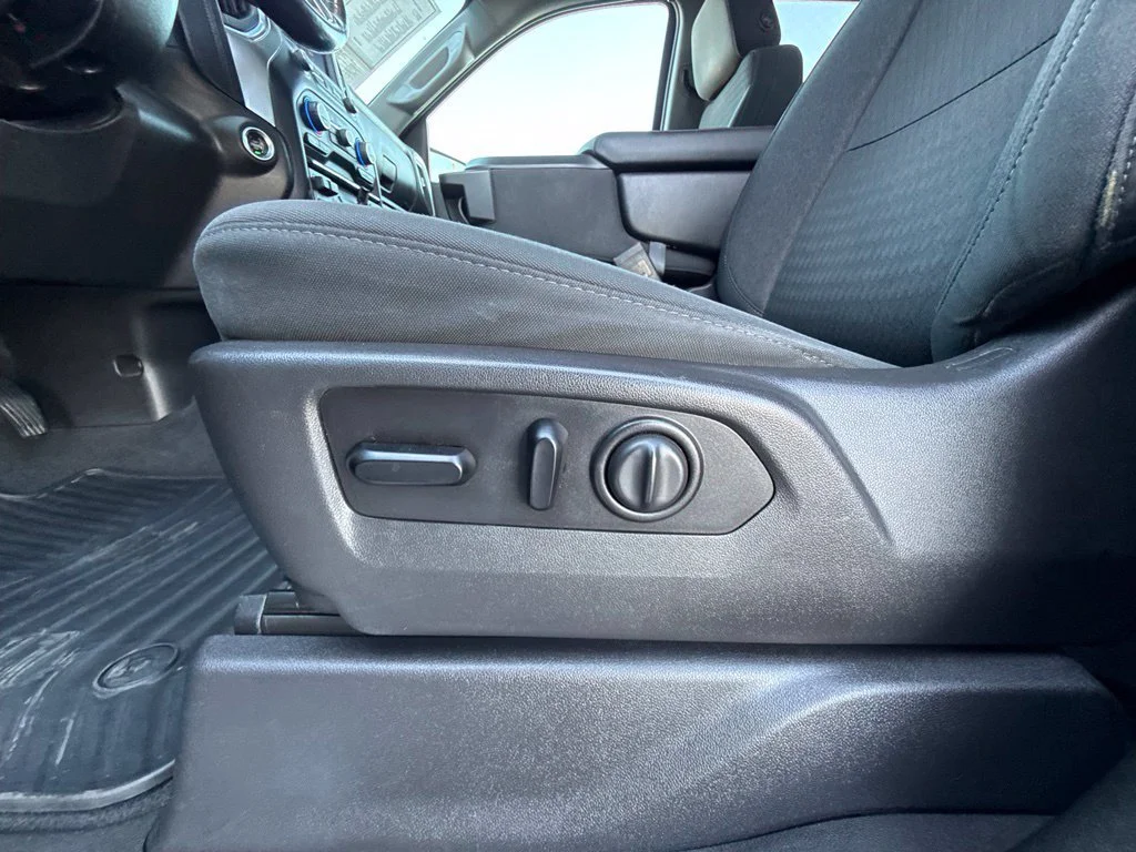 Used 2021 BLACK Chevrolet RST image 32