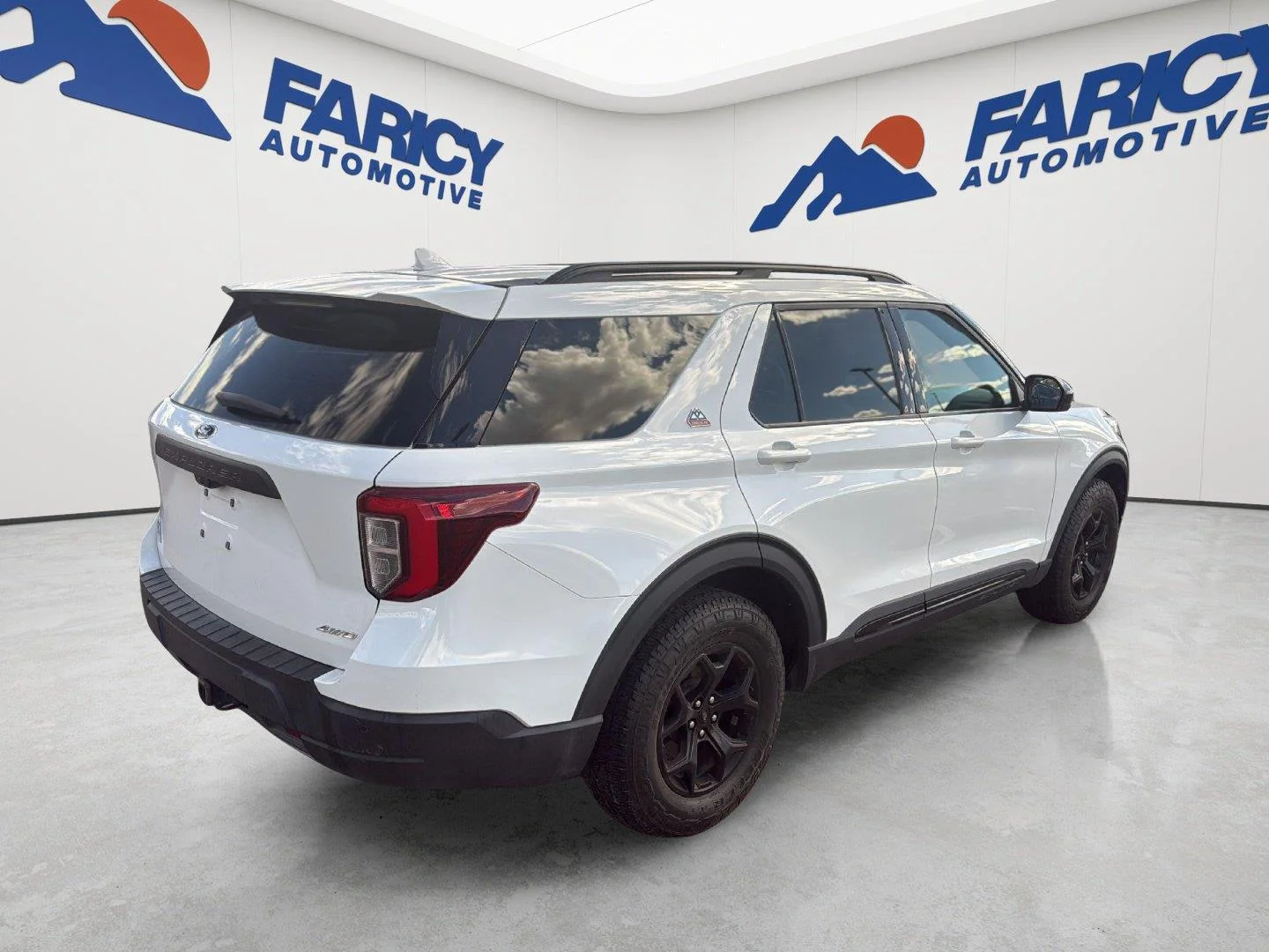 Used 2024 Star White Metallic Tri-Coat Ford Timberline image 5