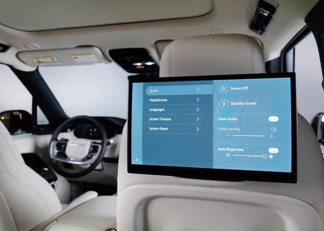 New 2026 Fuji White Land Rover SE image 20