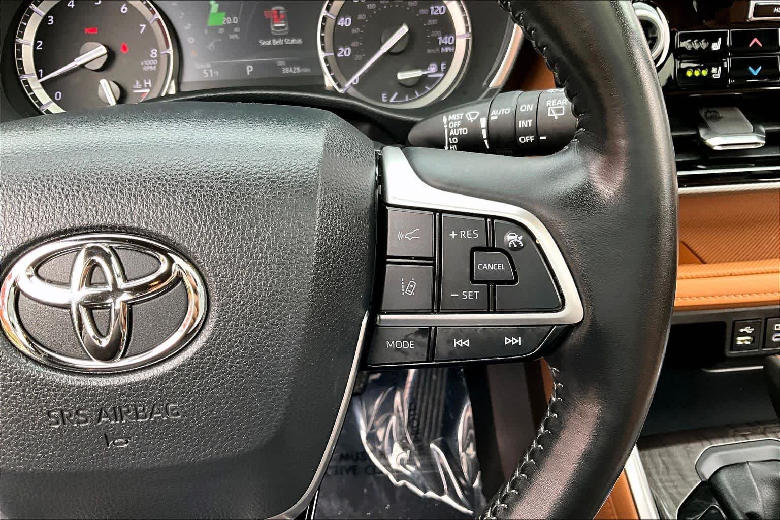 Used 2022 Moon Dust Toyota Platinum image 25
