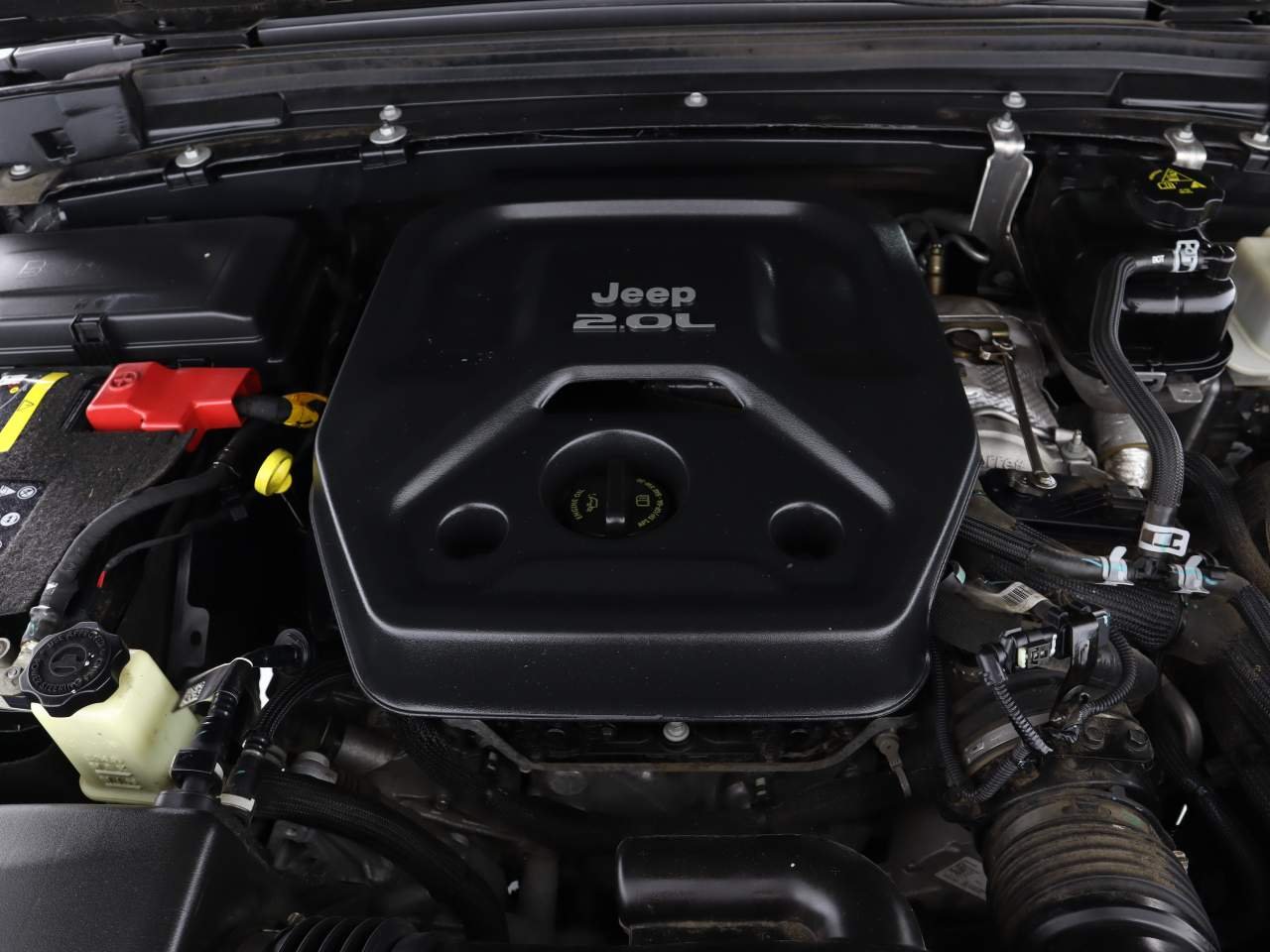Used 2021 Gray Jeep Sahara 4xe image 18